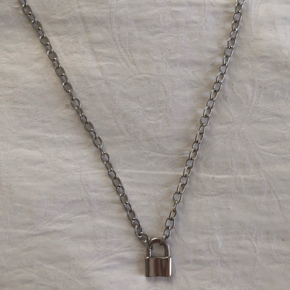 urban outfitters silver lock necklace